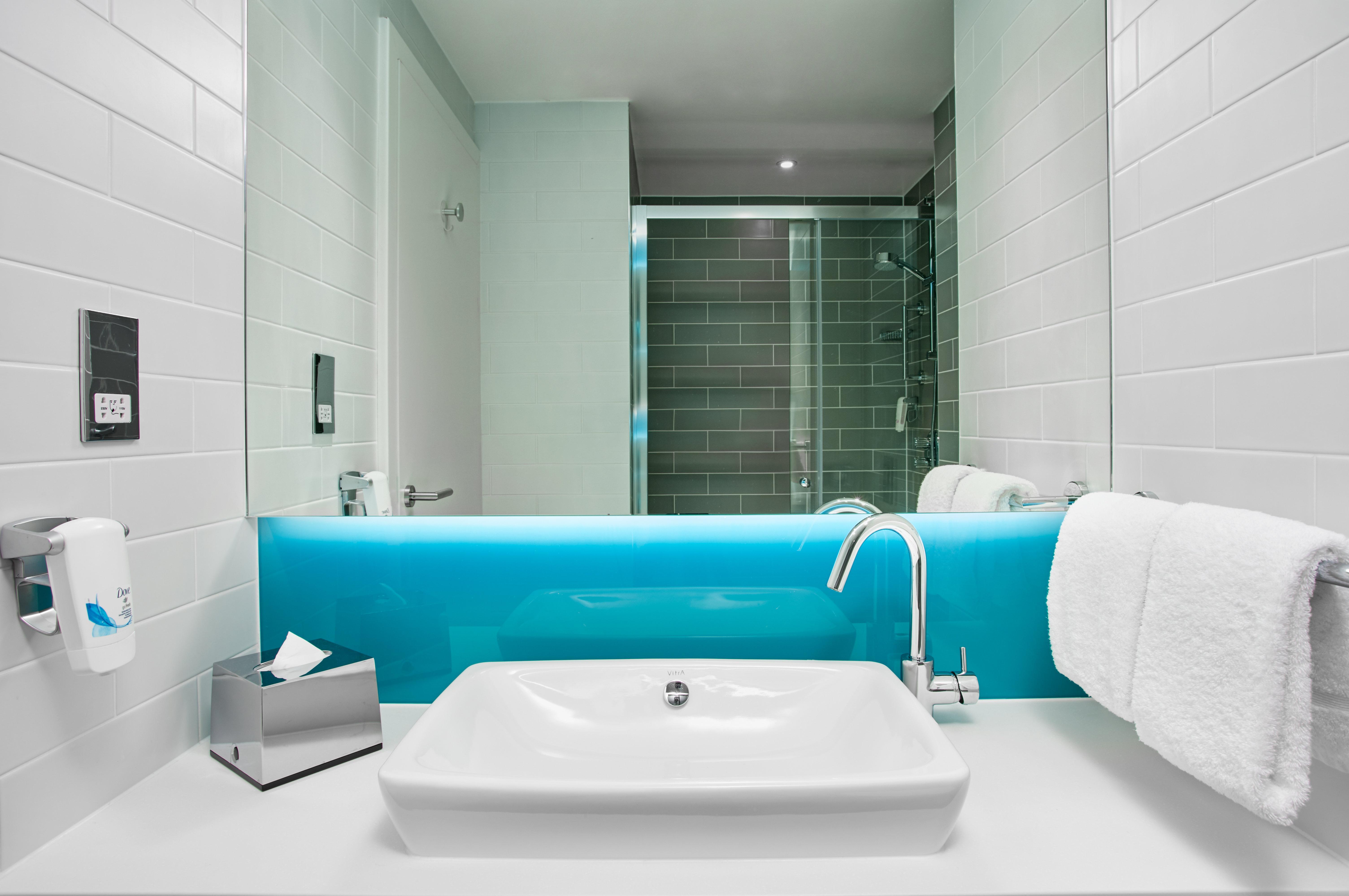 Hotel Express London-ealing, An Ihg Londen